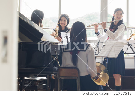 Practice scene of brass band 31767513