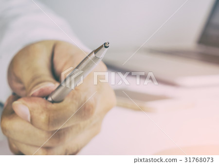 Business man pointing his pen to the screen Business man pointing his pen to the screen 31768073