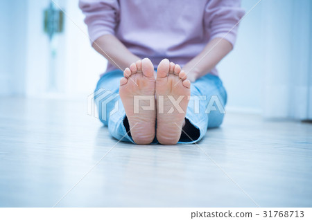 冷卻女性足的後端 31768713