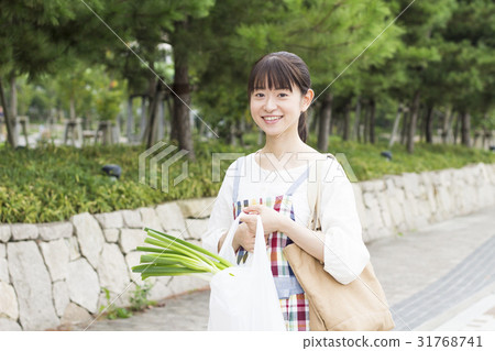 Super shopping home return housewife 31768741