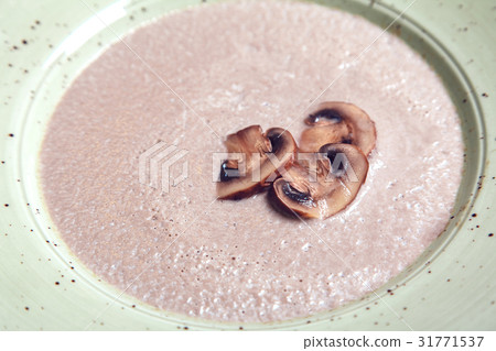 Cream soup with mushrooms champignon. 31771537