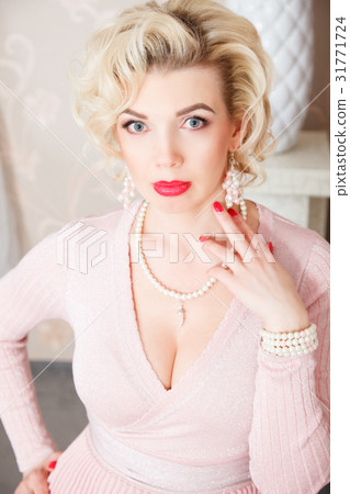 girl girl 31771724
