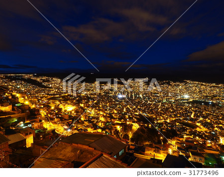 Night view of La Paz 31773496