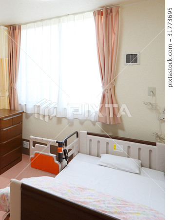 Nursing home multi-bedroom double room 31773695