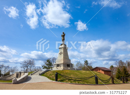 Monument to Muravyov-Amursky in Khabarovsk 31775227