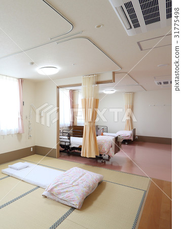 Nursing home multi-floor room three person room Japanese style Yes Nursing home multi-floor room three person room Japanese style Yes 31775498