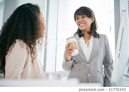 Colleagues Taking Break from Work 31776343