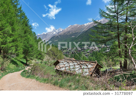 road with a view of the Zermatt 31778097