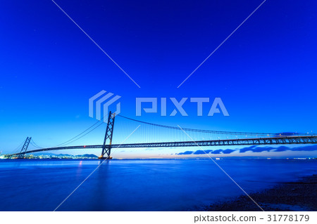Akashi Kaikyo Bridge Dawn 31778179