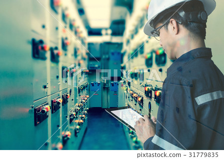 Double exposure of Engineer or Technician man Double exposure of Engineer or Technician man 31779835