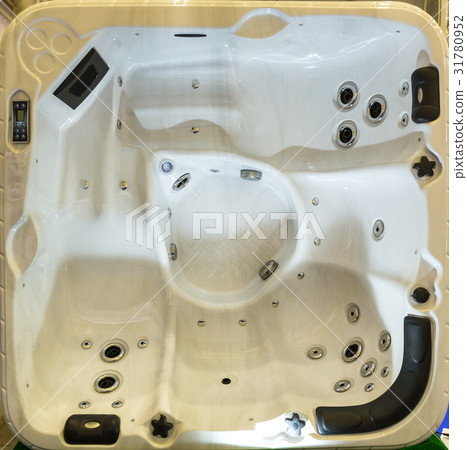 Jacuzzi top view, hot tub, luxury bath Jacuzzi top view, hot tub, luxury bath 31780952