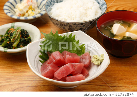 Set meal of tuna stew Set meal of tuna stew 31782874