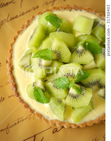 Kiwi fruit custard tart French character background (high angle 31788403