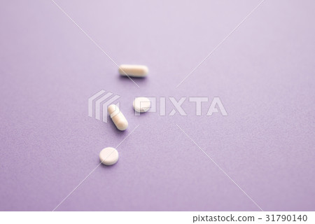 Tablet drinking medicine Tablet drinking medicine 31790140