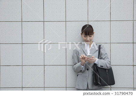 OL來操作移動 31790470