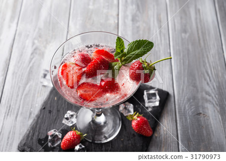Strawberry margarita cocktail Strawberry margarita cocktail 31790973