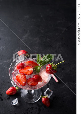 Strawberry margarita cocktail Strawberry margarita cocktail 31790974