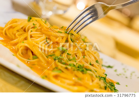 Pasta with sea urchins 31796775