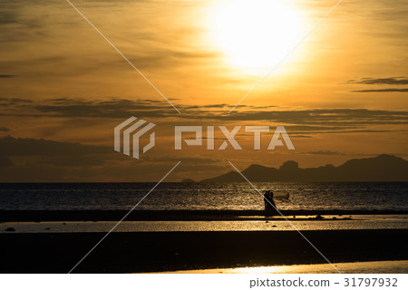 Beatiful golden  beach sunset,Samui Thailand 31797932