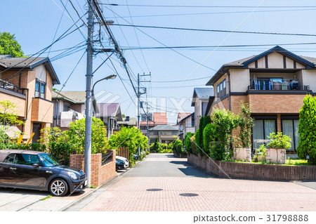 A quiet residential area	 31798888