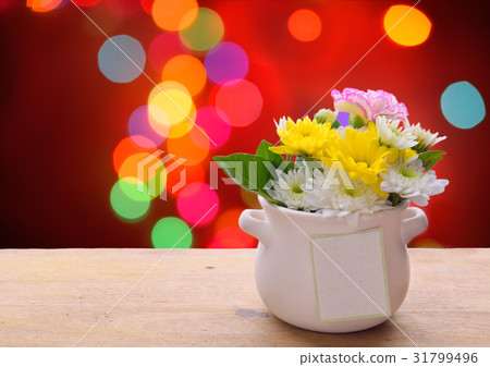 Notepad on Dhrysanthemum and pink Carnation flower Notepad on Dhrysanthemum and pink Carnation flower 31799496