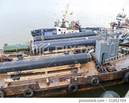 The deck lay barge. Pipes and Lifting The deck lay barge. Pipes and Lifting 31802399