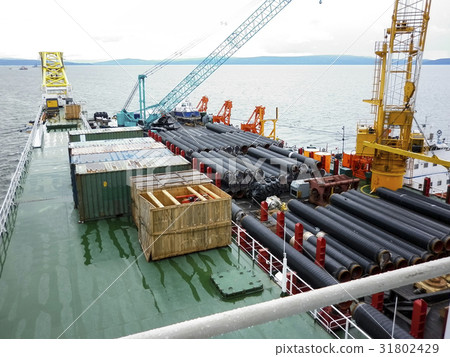 The deck lay barge. Pipes and Lifting The deck lay barge. Pipes and Lifting 31802429