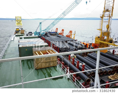 The deck lay barge. Pipes and Lifting The deck lay barge. Pipes and Lifting 31802430