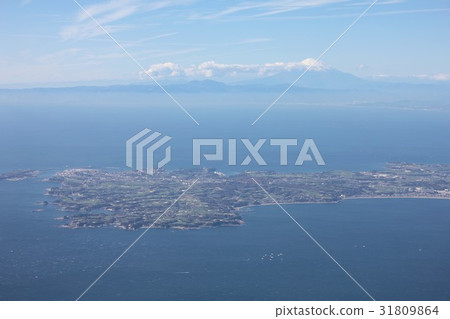 從東京灣遠眺半島，相模灣，伊豆半島和富士山 31809864