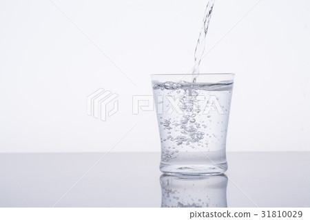 Pour water Pour water 31810029