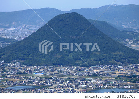 贊岐富士（Iino Mountain），背景是五色表 31810703