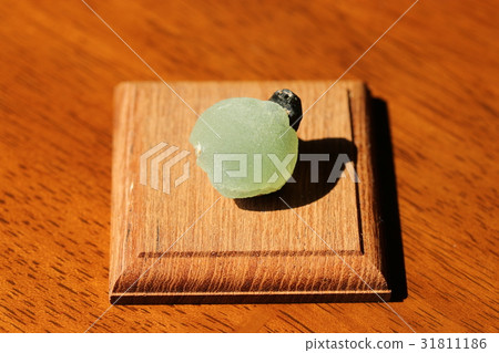 Strong stone / plenite Strong stone / plenite 31811186