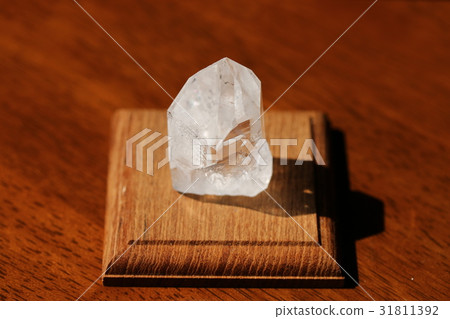 Crystal / quartz 31811392