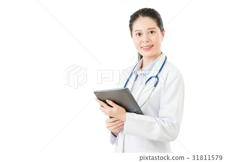 beauty asian doctor using digital tablet pad beauty asian doctor using digital tablet pad 31811579