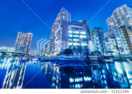 位於灣區的塔樓公寓 31812294