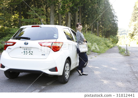 汽車和商界女性 汽車和商界女性 31812441