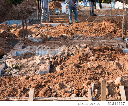 Worker prepare site for reinforcement metal Worker prepare site for reinforcement metal 31814217