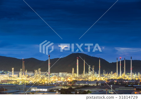 oil refinery, pethochemical industry and warehouse 31814729
