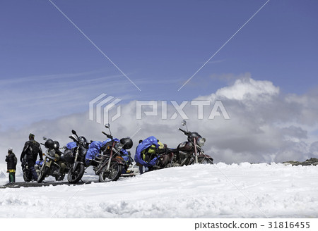 TANGLANG LA PASS, LADAKH , INDIA  JULY 20, 2015 31816455