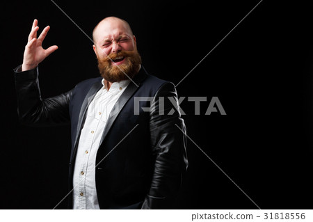 Artistic man with ginger beard 31818556