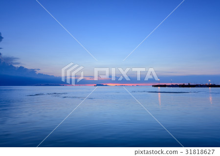 Panoramic dramatic tropical sea sky at twilight Panoramic dramatic tropical sea sky at twilight 31818627