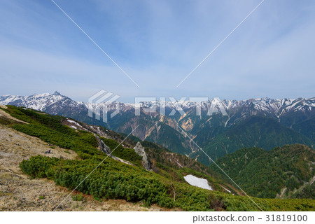 Mountain ranges of early summer Northern Alps spearhead and back ginza 31819100