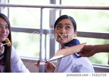 學校女生午餐盒 31822720