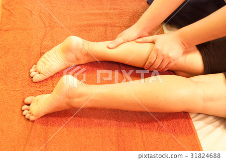 reflexology leg massage,Thai traditional massage 31824688