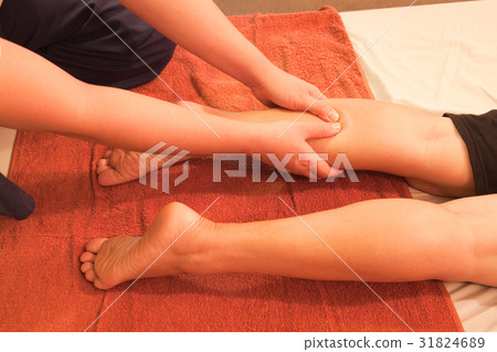 reflexology leg massage,Thai traditional massage 31824689
