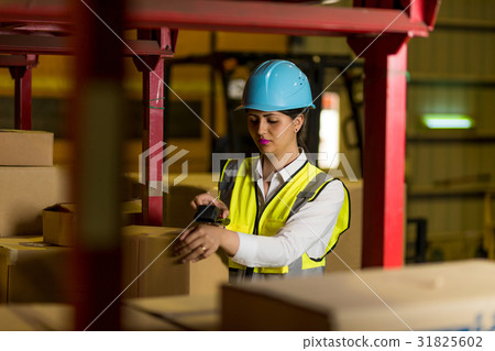 Foreign workers 31825602