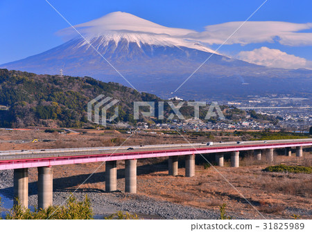 Tomei and Mt. Fuji - 60195 Tomei and Mt. Fuji - 60195 31825989