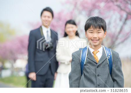 New entrance ceremony New freshman and family 31828635