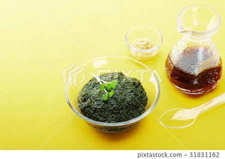 Pomegranate with red pimples 31831162