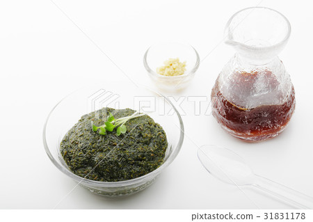 Pomegranate with red pimples 31831178